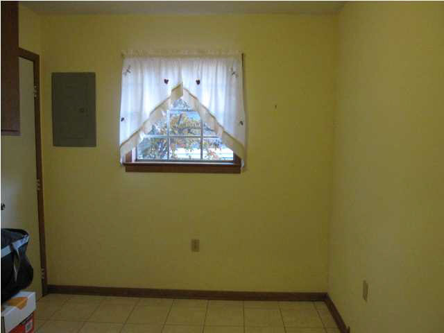 32 Crosswoods Road Brandon, MS 39042 - Photo 17 of 21 Huge Laundry Room