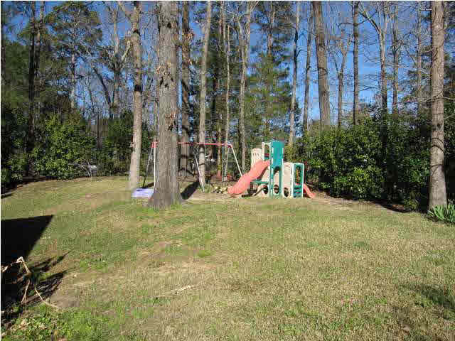 32 Crosswoods Road Brandon, MS 39042 - Photo 19 of 21 Large Backyard for playtime