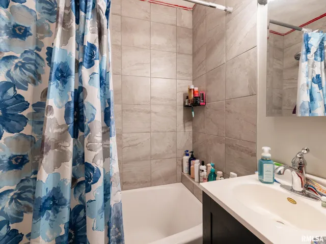 $99,900 | 537 South Byron Court, Peoria, IL 61604