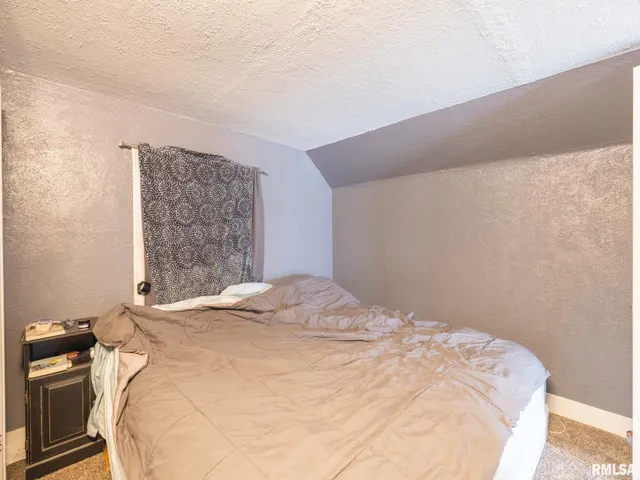 $99,900 | 537 South Byron Court, Peoria, IL 61604