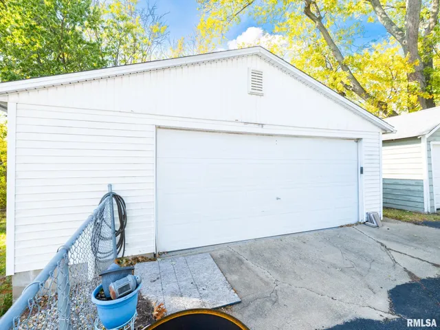 $99,900 | 537 South Byron Court, Peoria, IL 61604