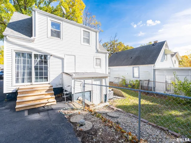 $99,900 | 537 South Byron Court, Peoria, IL 61604