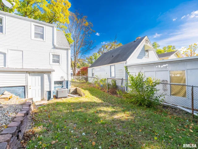 $99,900 | 537 South Byron Court, Peoria, IL 61604