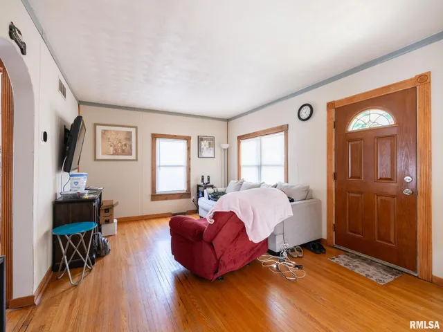 $99,900 | 537 South Byron Court, Peoria, IL 61604