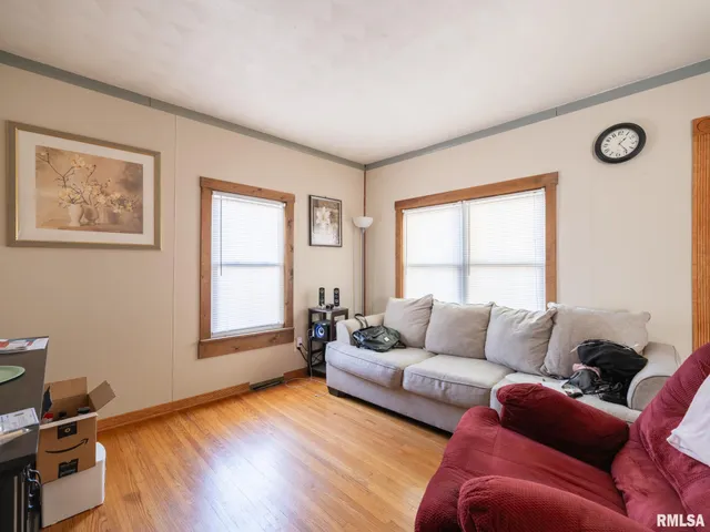 $99,900 | 537 South Byron Court, Peoria, IL 61604