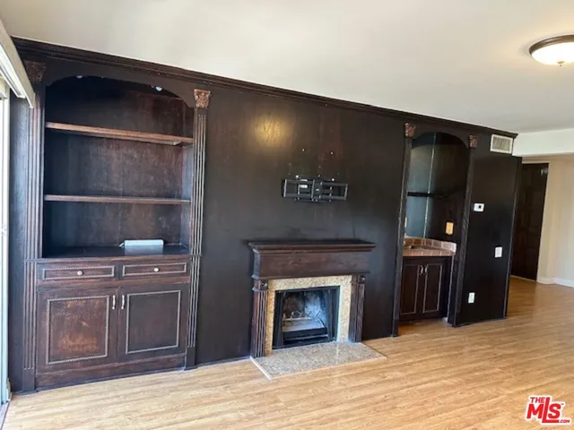 $2,695 | 5334 Lindley Avenue, Unit 309, Encino, CA 91316