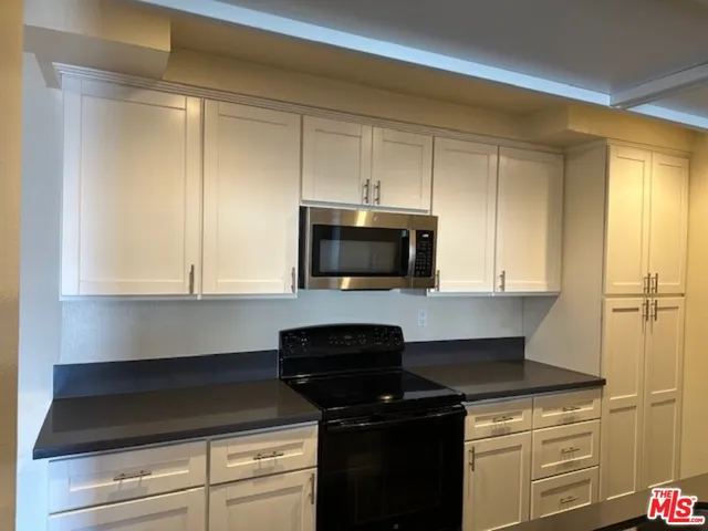 $2,695 | 5334 Lindley Avenue, Unit 309, Encino, CA 91316