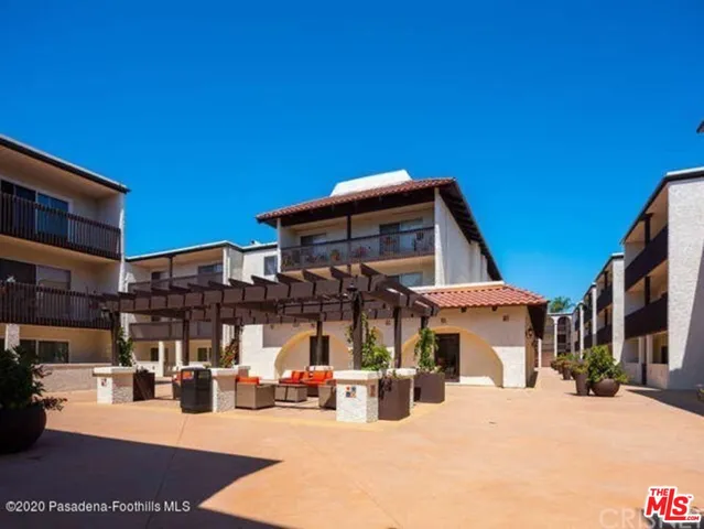 $2,695 | 5334 Lindley Avenue, Unit 309, Encino, CA 91316