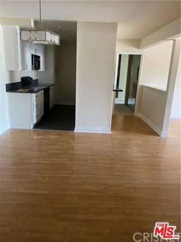 $2,695 | 5334 Lindley Avenue, Unit 309, Encino, CA 91316