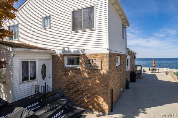 $525,000 | 143 Midshore Drive, Hamburg, NY 14219