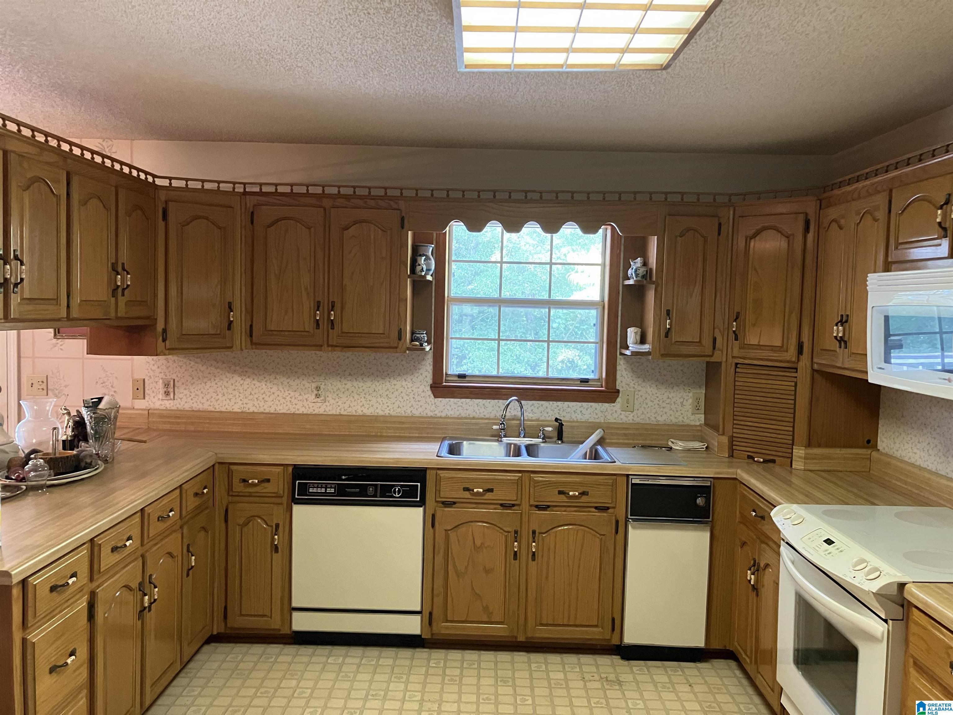 3822 Burrows Crossing Jasper, AL 35504 - Photo 18 of 32
