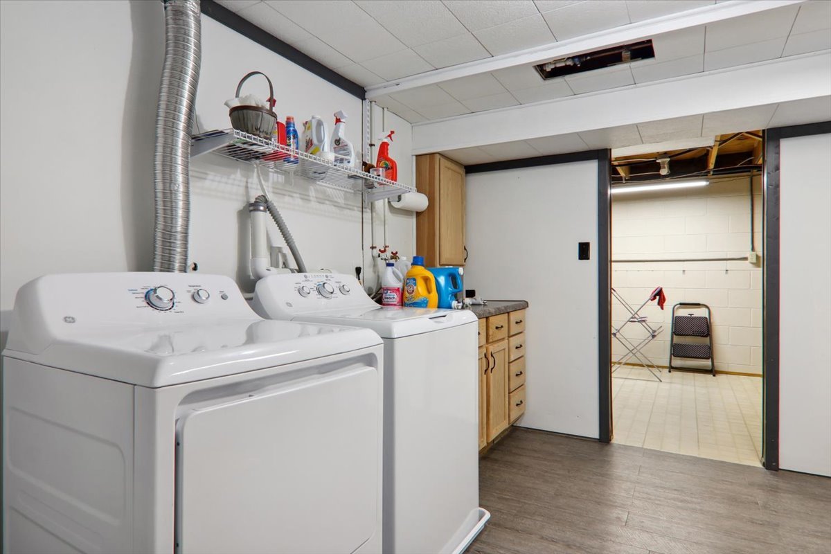 720 Lara Road Normal, IL 61761 - Photo 27 of 30 a utility room with dryer and washer