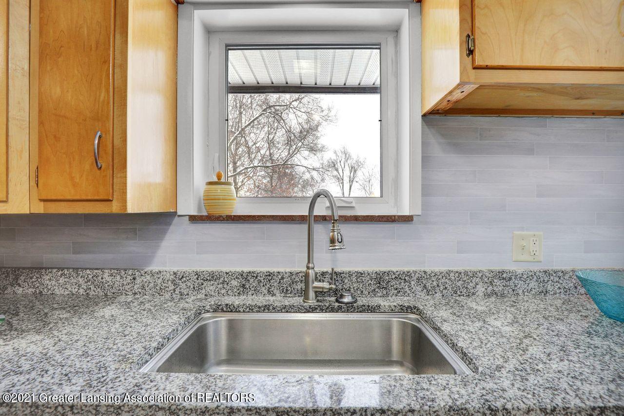2630 Eaton Rapids Road Lansing, MI 48911 - Photo 10 of 45 Kitchen