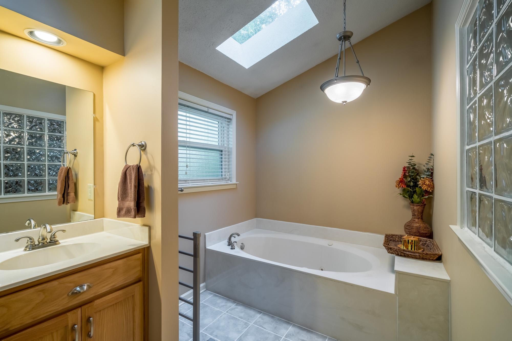 1964 Newfields Road Germantown, TN 38139 - Photo 16 of 25 Gallery Image 16