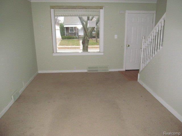 7261 Standard Street Center Line, MI 48015 - Photo 21 of 25 7261 STANDARD CENTERLINE (37).J