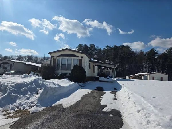 $157,000 | 28 Lane East, Coventry, RI 02816