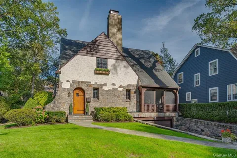 front view of house with a yard