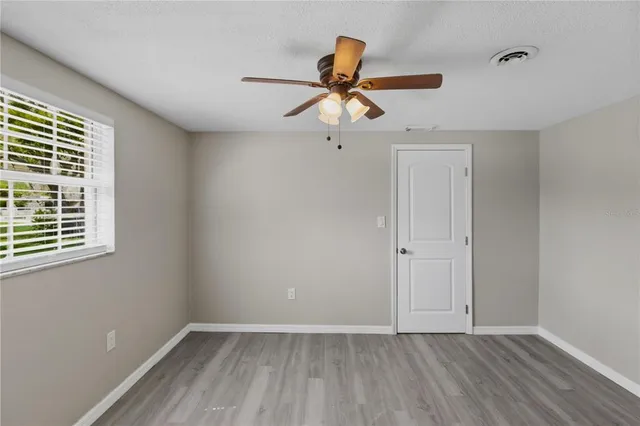 a view of a livingroom with window
