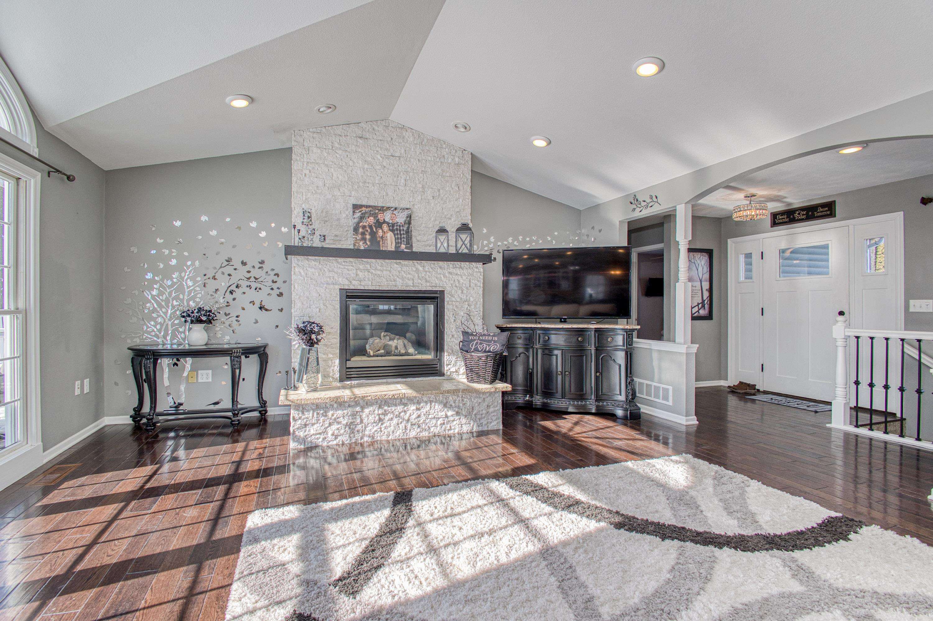 105 Ridge Avenue Benton, WI 53803 - Photo 3 of 42