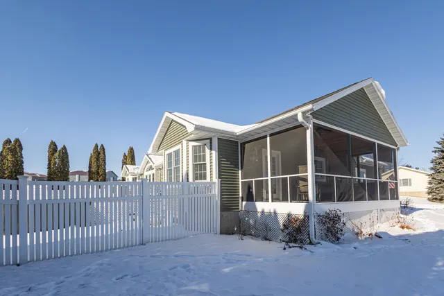 $379,900 | 105 Ridge Avenue, Benton, WI 53803