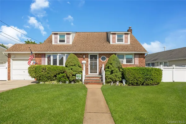 $719,990 | 23 Scholl Drive, Farmingdale, NY 11735