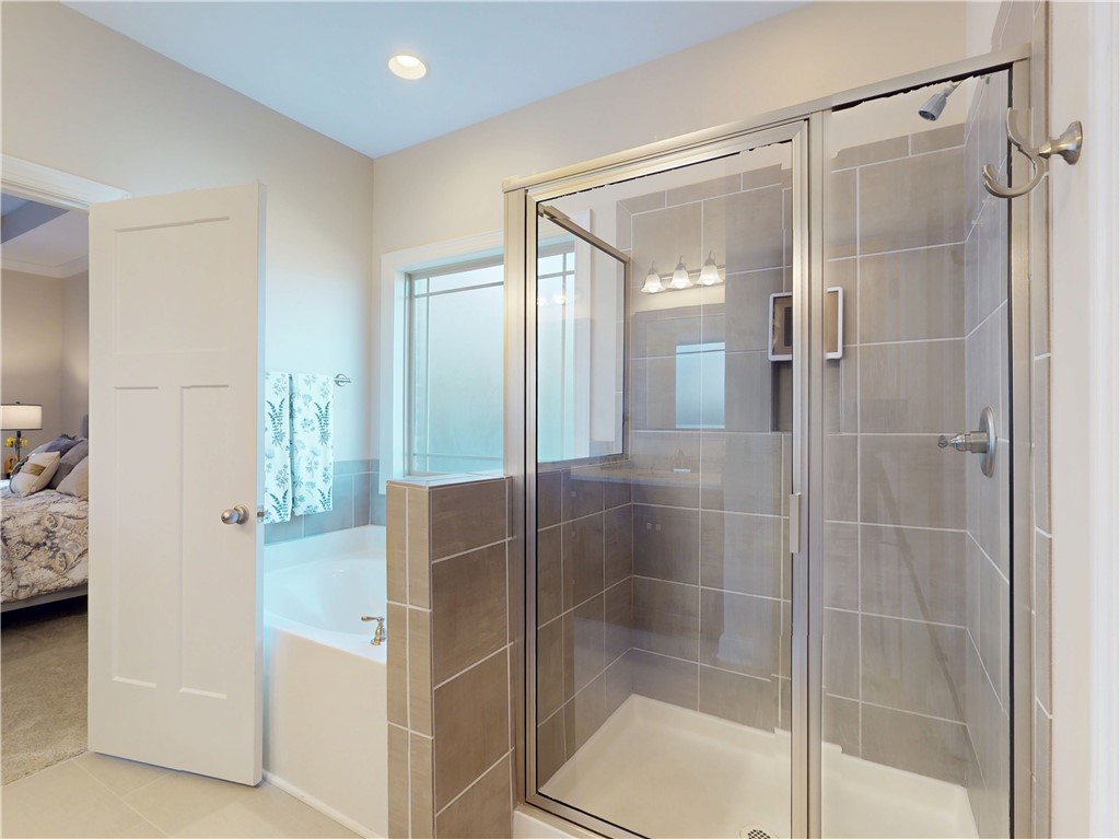 1007 Tuscany Drive Anderson, SC 29621 - Photo 19 of 38 Primary bath