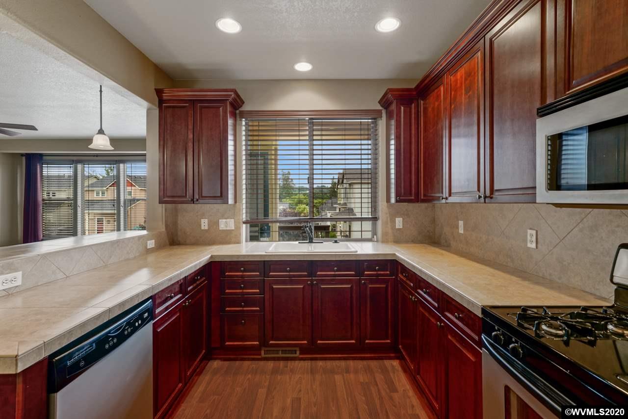 808 Crouchen Street Northwest Salem, OR 97304 - Photo 13 of 37
