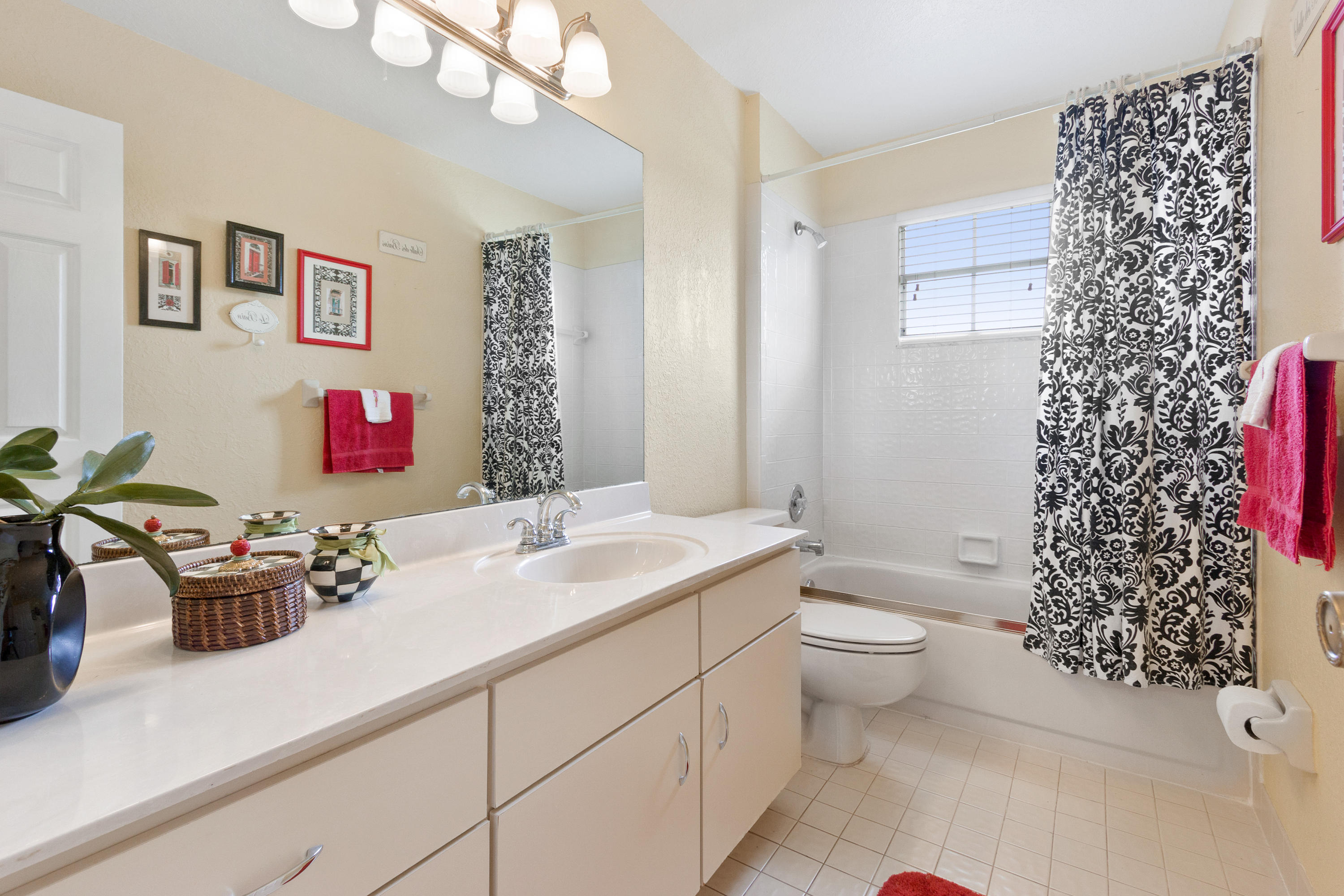 12940 Elmford Lane Boca Raton, FL 33428 - Photo 17 of 29 Guest Bathroom