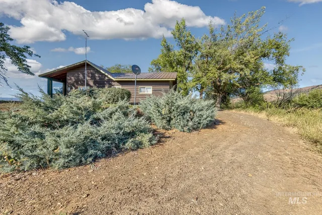 $350,000 | 108 1/2 North Galena, Council, ID 83612