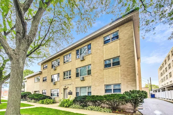 $1,950 | 1539 Park Avenue, Unit 2N, River Forest, IL 60305