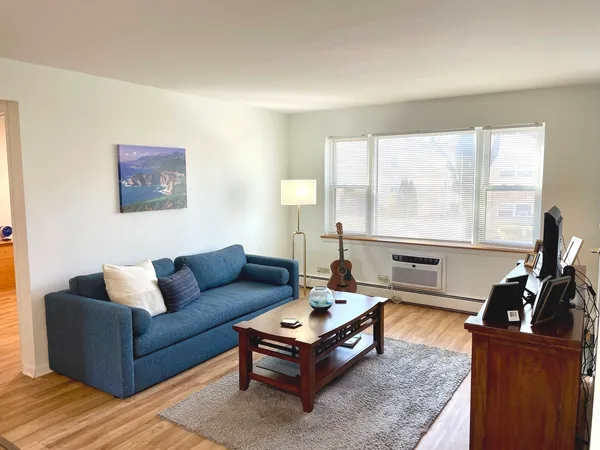 $1,950 | 1539 Park Avenue, Unit 2N, River Forest, IL 60305