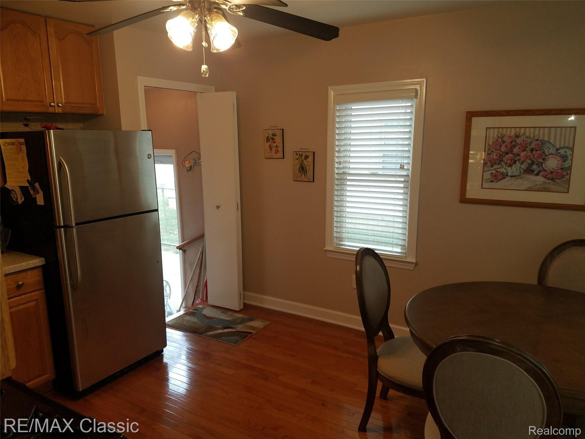 1721 Cambridge Road Berkley, MI 48072 - Photo 9 of 30 1721 kitchen5.jpg