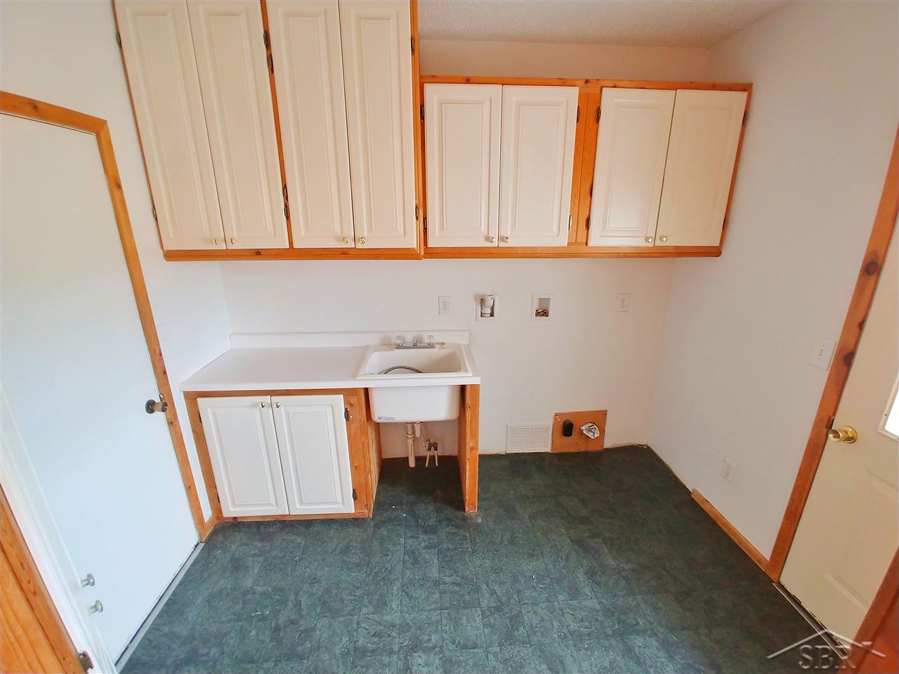 2243 East Freeland Road Midland, MI 48640 - Photo 15 of 34 31346723-14.JPG