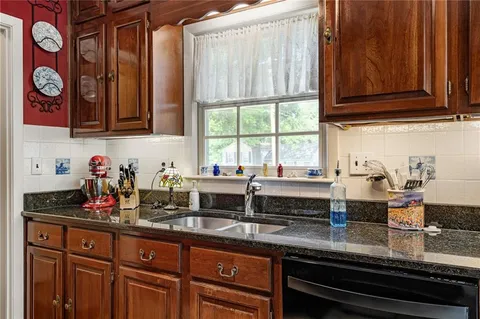 $399,000 | 4505 West 77th Street, Prairie Village, KS 66208