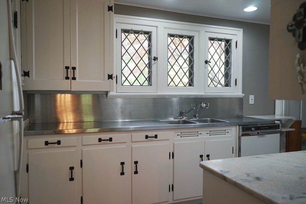 3432 Clarendon Road Cleveland, OH 44118 - Photo 11 of 21 Gallery Image 11