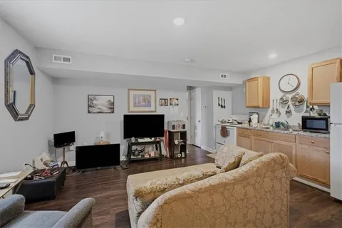 $825,000 | 5401 East 27th Terrace, Kansas City, MO 64128