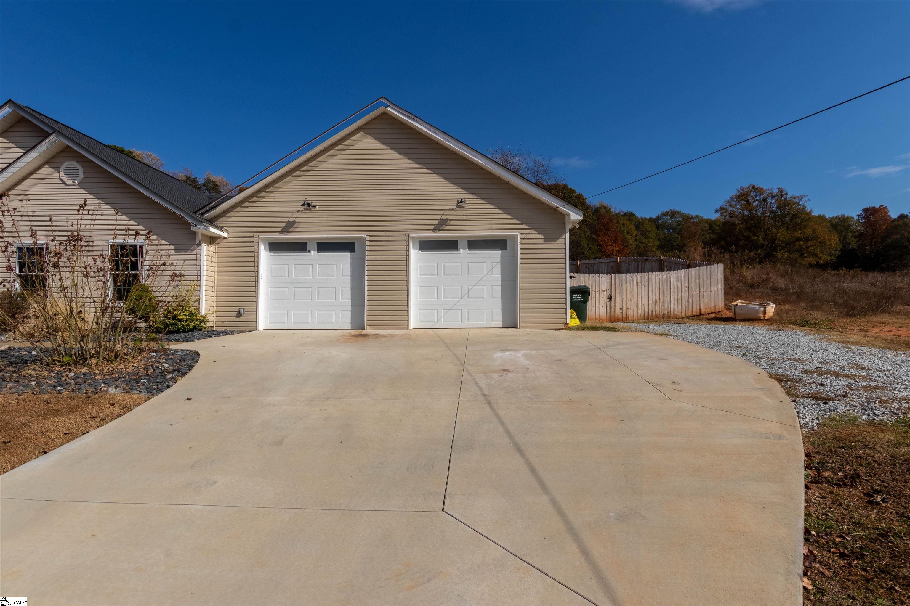 243 State Rd S-42-2088 Lyman, SC 29365 - Photo 2 of 17