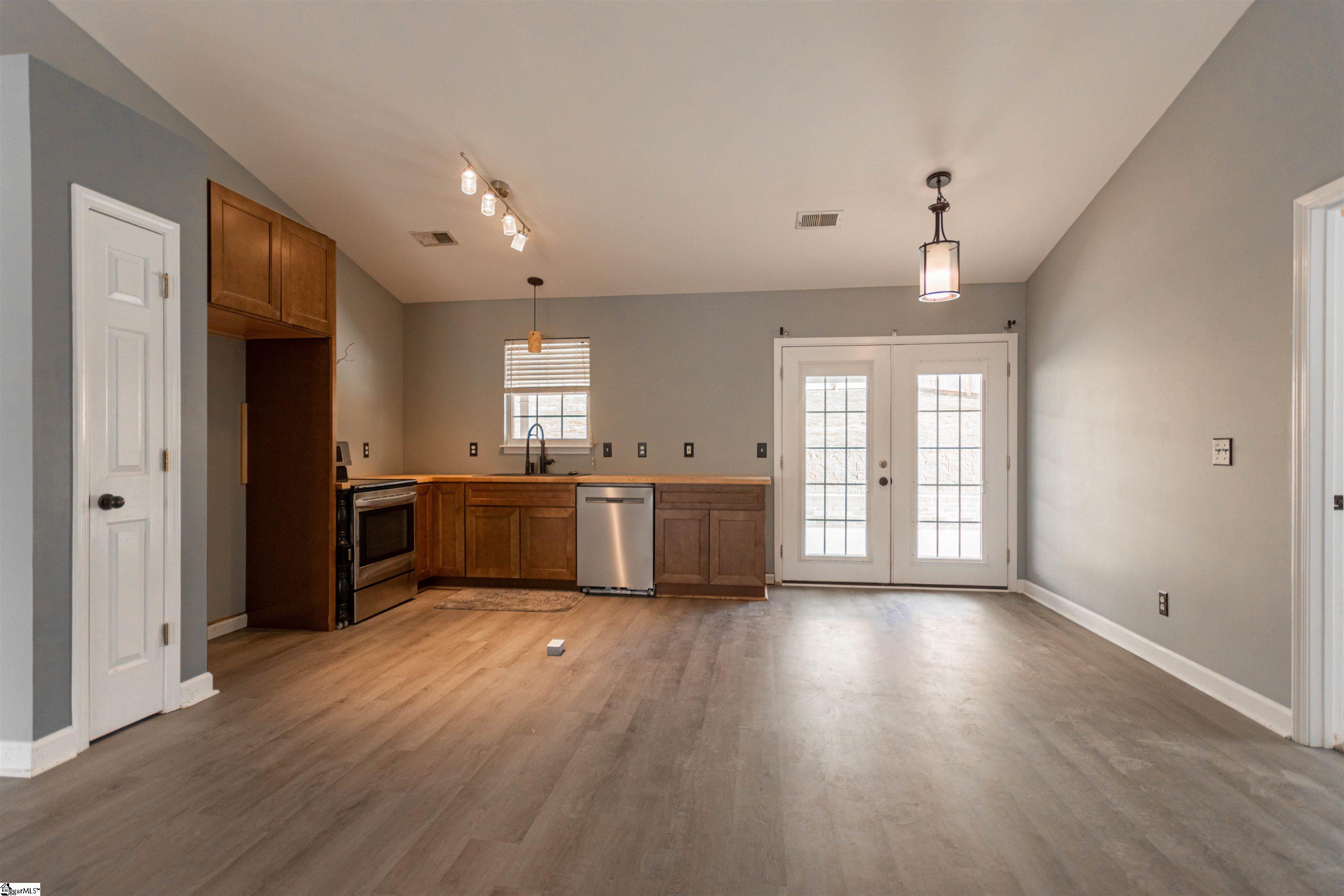 243 State Rd S-42-2088 Lyman, SC 29365 - Photo 5 of 17