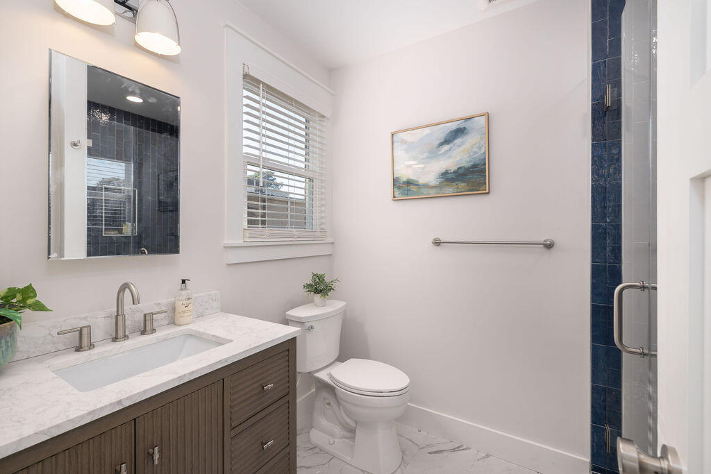 1717 Pinecrest Road Charleston, SC 29407 - Photo 21 of 33 Second primary bedroom bathroom