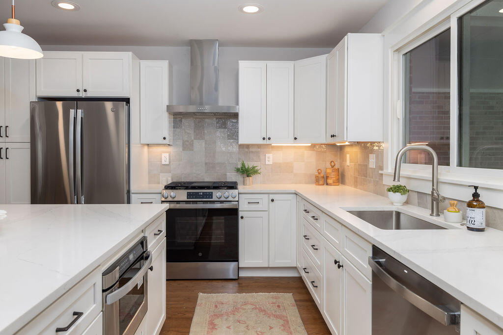 1717 Pinecrest Road Charleston, SC 29407 - Photo 5 of 33 Kitchen