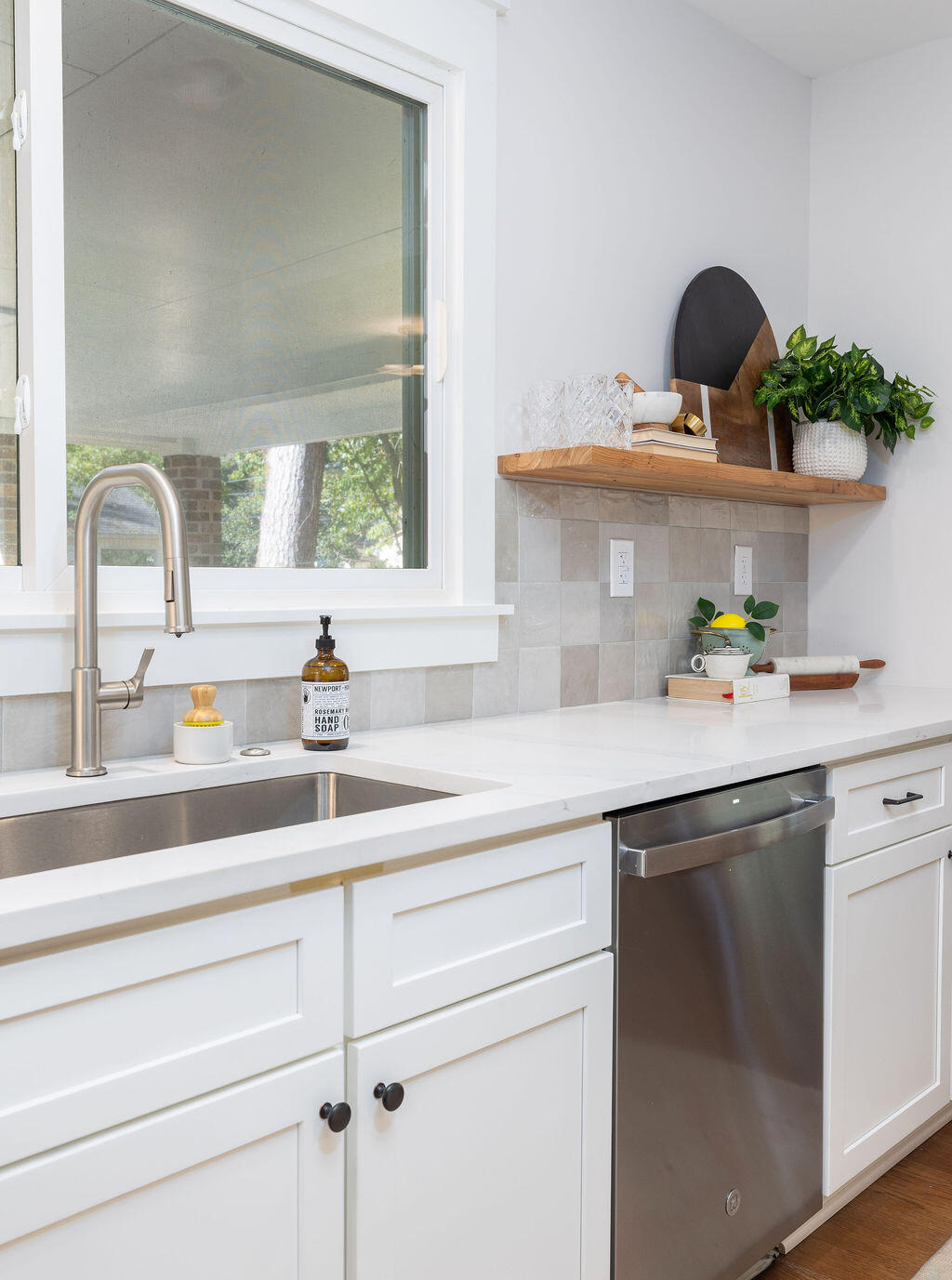 1717 Pinecrest Road Charleston, SC 29407 - Photo 7 of 33 Kitchen