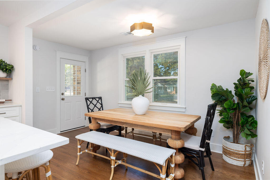 1717 Pinecrest Road Charleston, SC 29407 - Photo 8 of 33 Dining area