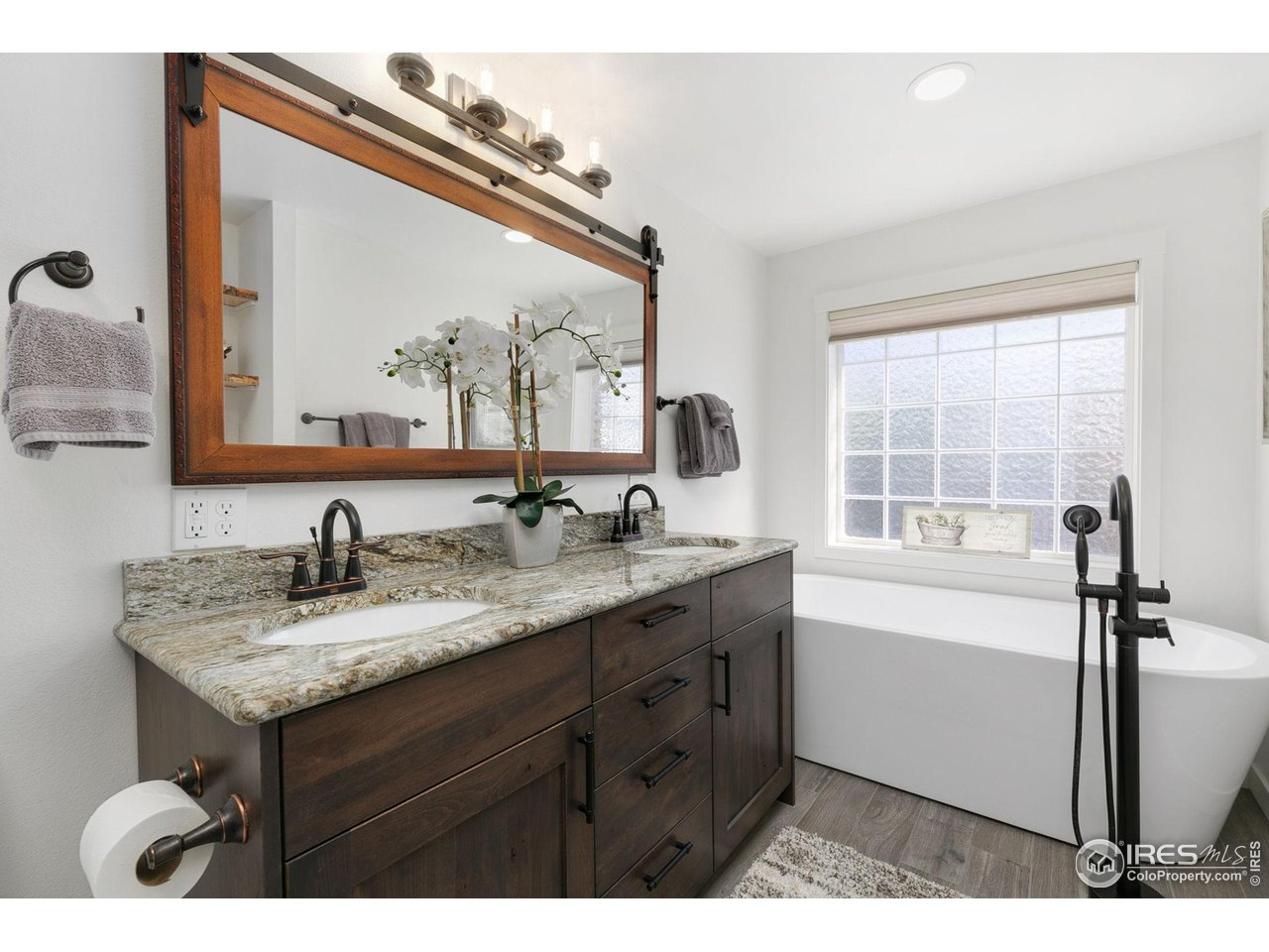 10056 County Road 76 1/2 Windsor, CO 80550 - Photo 20 of 40 Master 5 Pc Bath