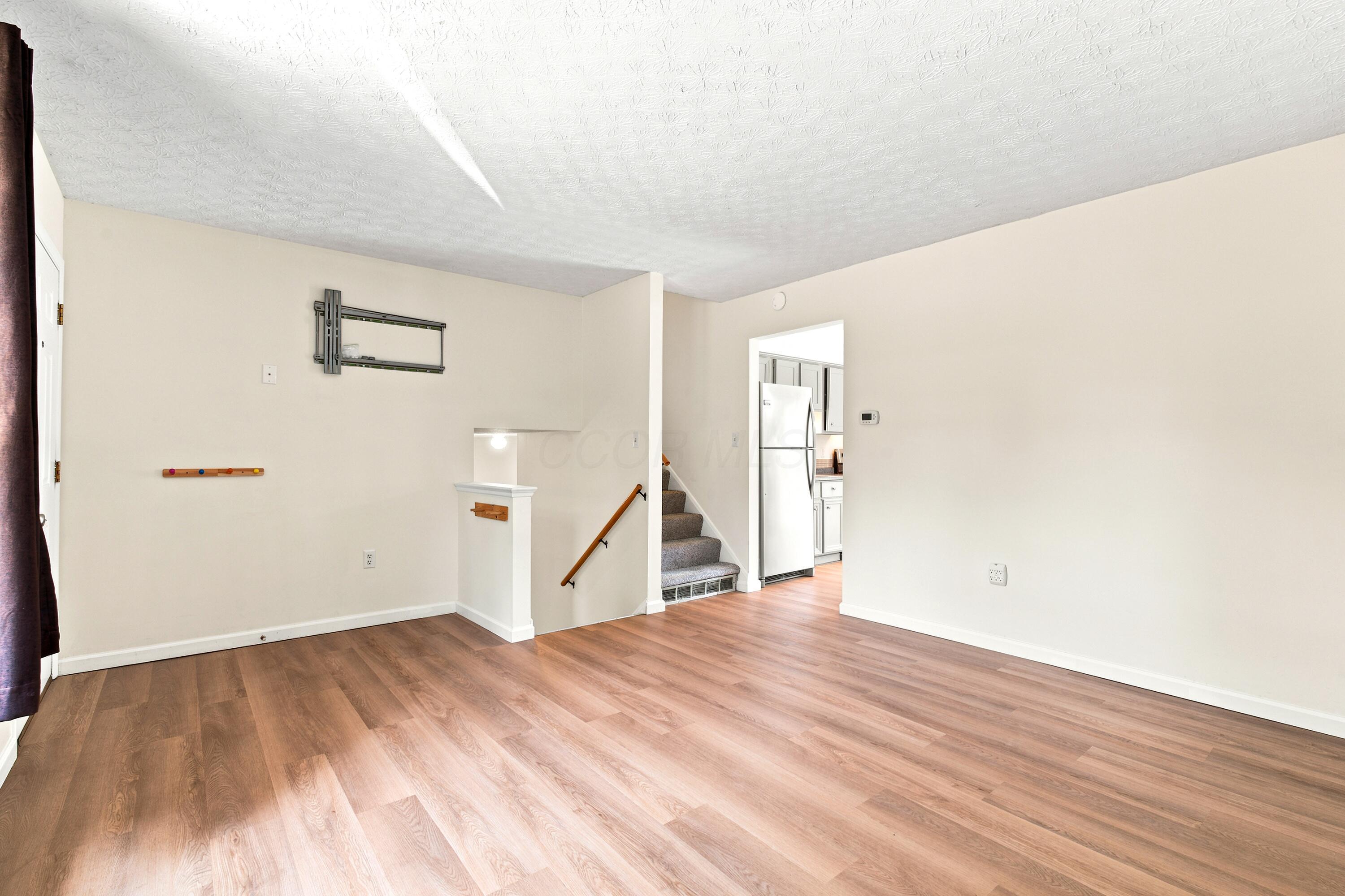 682 Hines Road Columbus, OH 43230 - Photo 8 of 34 dsc02775