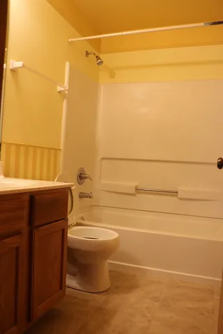 $2,400 | 379 Reston Circle, Romeoville, IL 60446