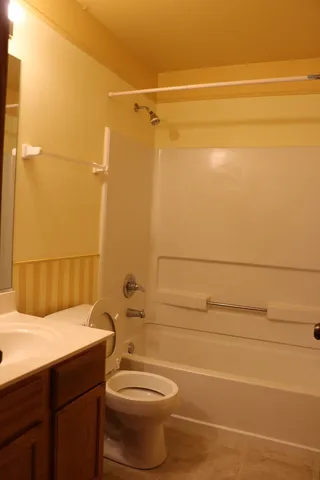 $2,400 | 379 Reston Circle, Romeoville, IL 60446