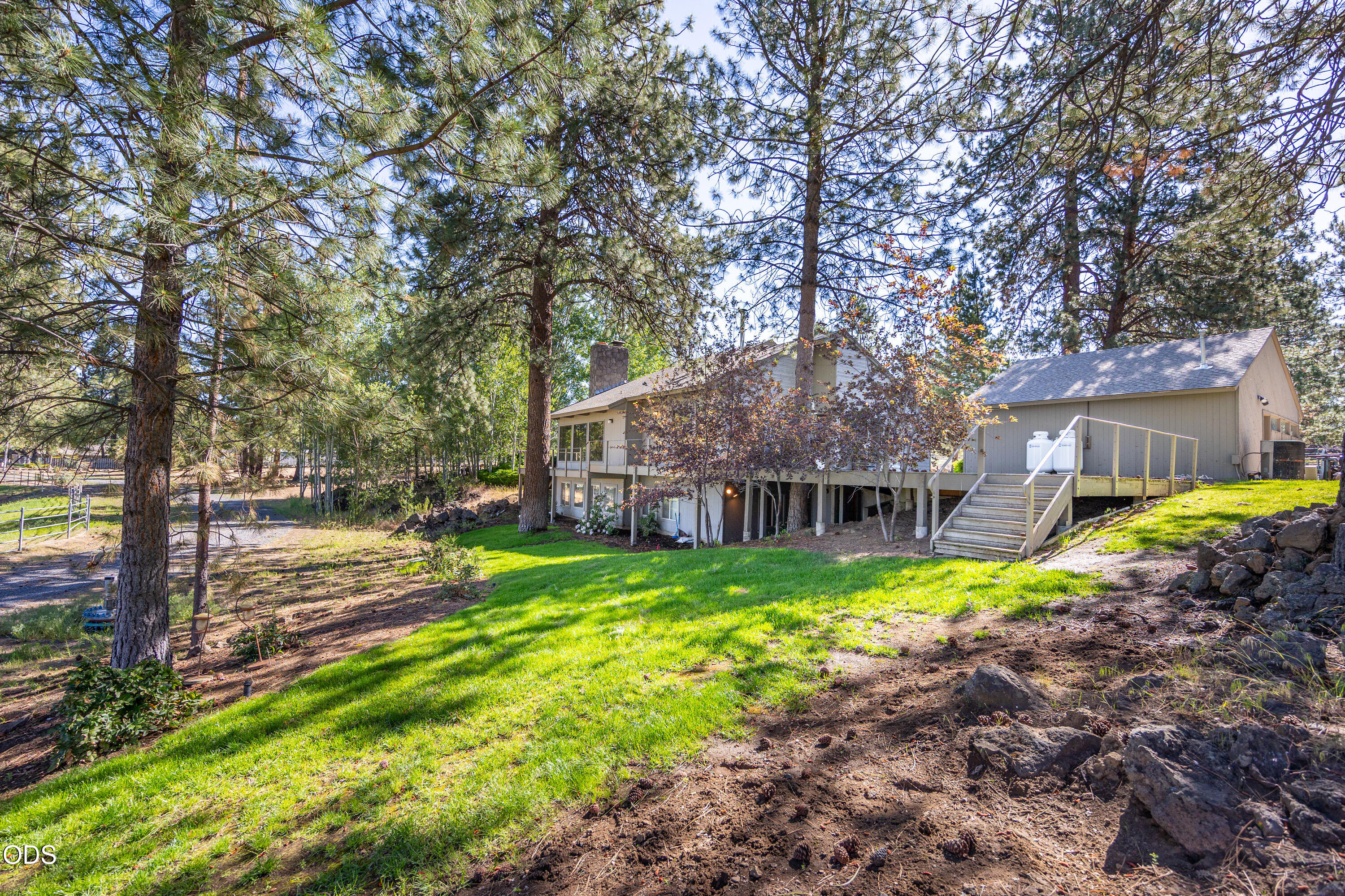 60266 Tekampe Road Bend, OR 97702 - Photo 7 of 56