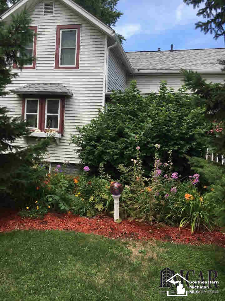 5009 West Dunbar Road Monroe, MI 48161 - Photo 1 of 36 Gallery Image 1