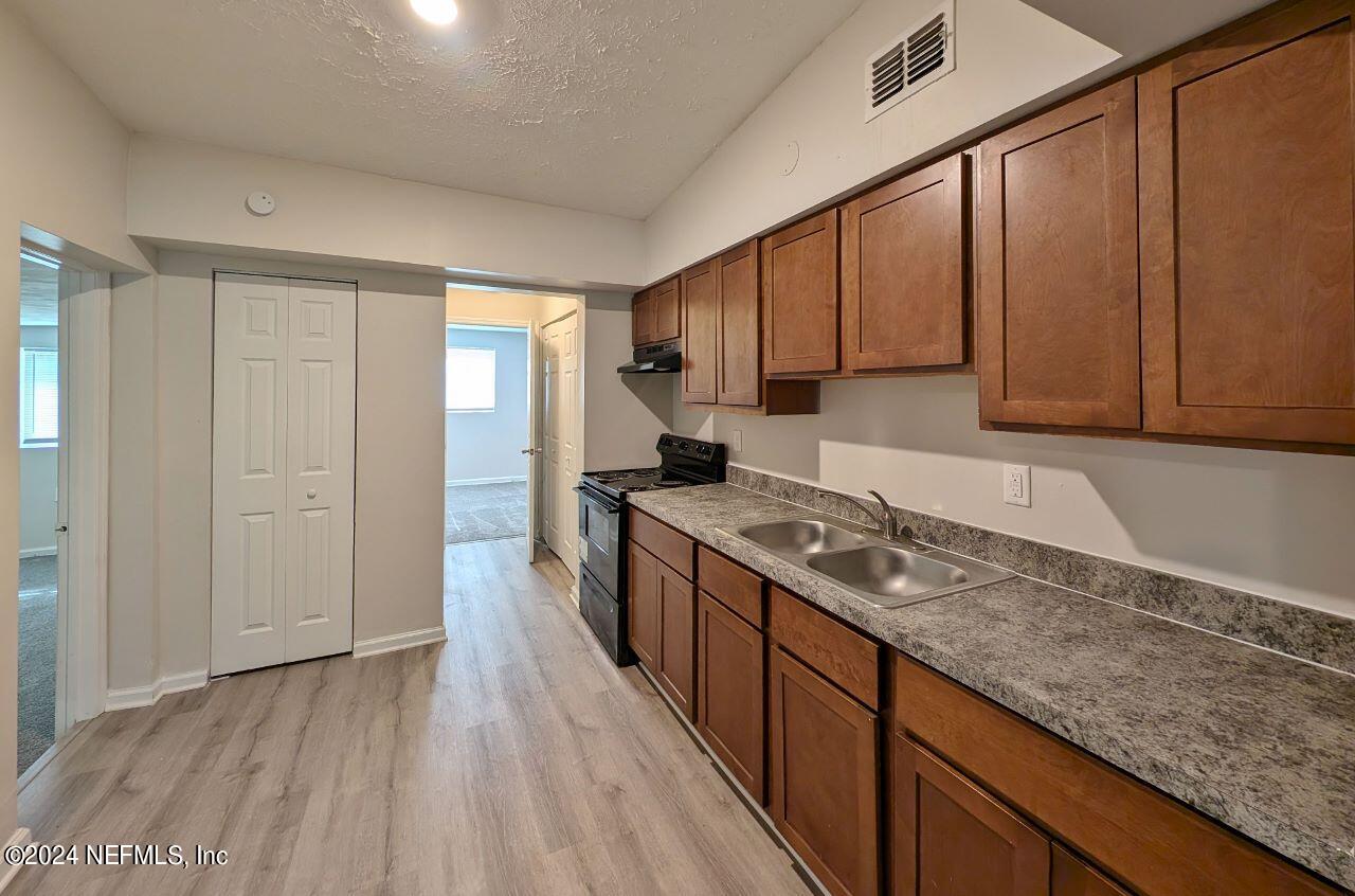 5727 Carnation Road Jacksonville, FL 32209 - Photo 10 of 17 10