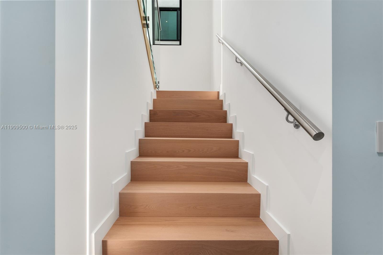 3069 Hibiscus Street Coconut Grove, FL 33133 - Photo 11 of 26